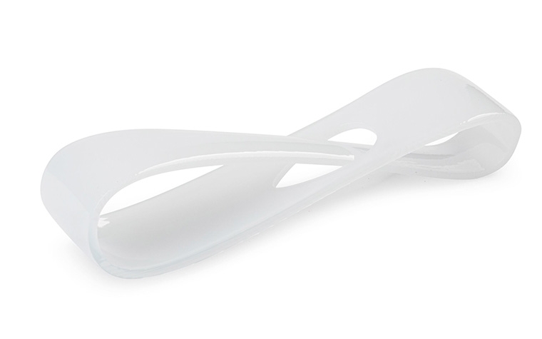 Une boucle infinie blanche imprimée en 3D, réalisée en TuskXC2700T avec une finition technique transparente + couleur.